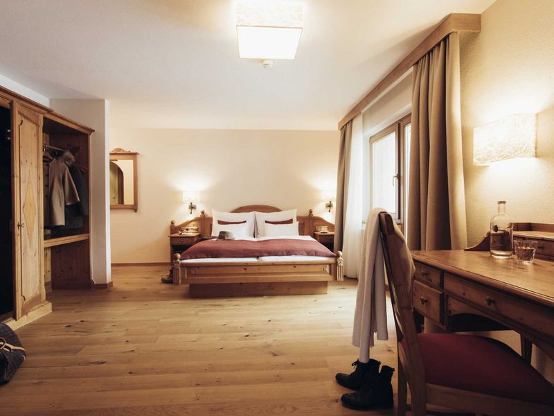 Zimmer Ötztal :: Ihr Zimmer & Ihre Suite in Oetz