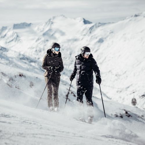 Skisafari Angebot Hotel habicher hof Skifahrer im Ötztal