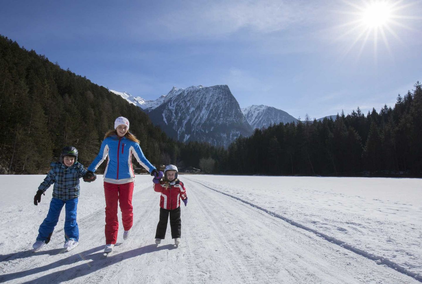 Lake Piburg :: Ice skating, winter hiking & tobogganing