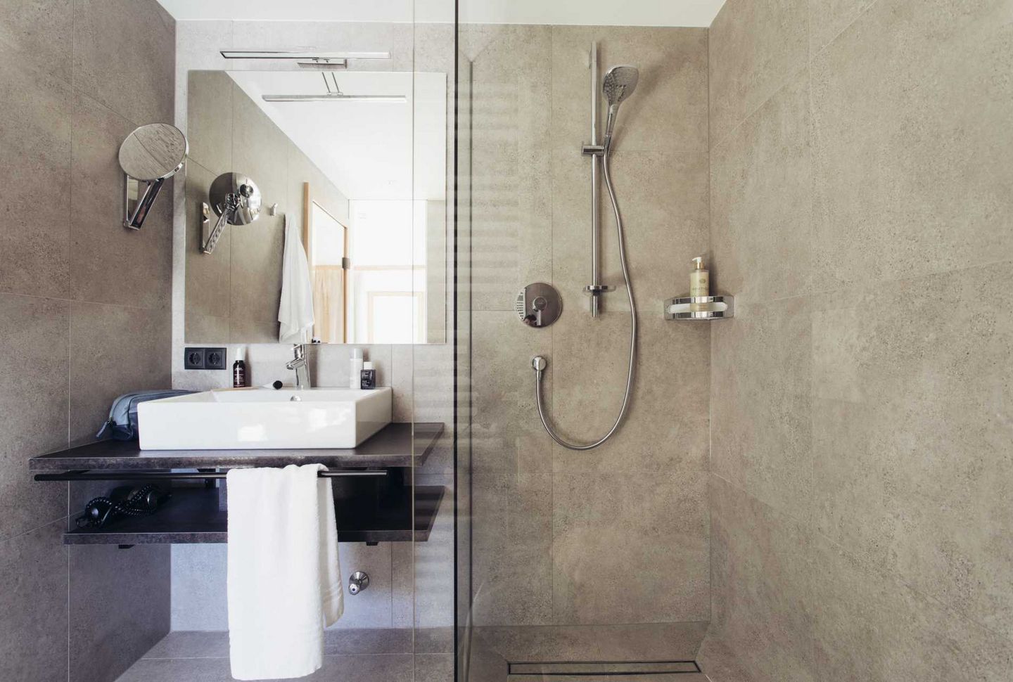 Zimmer Ötztal :: Ihr Zimmer & Ihre Suite in Oetz